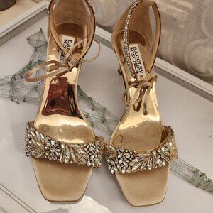 Badgley Mischka Very Pale Gold/Cream Embellished Sandals. NWT. Size 6